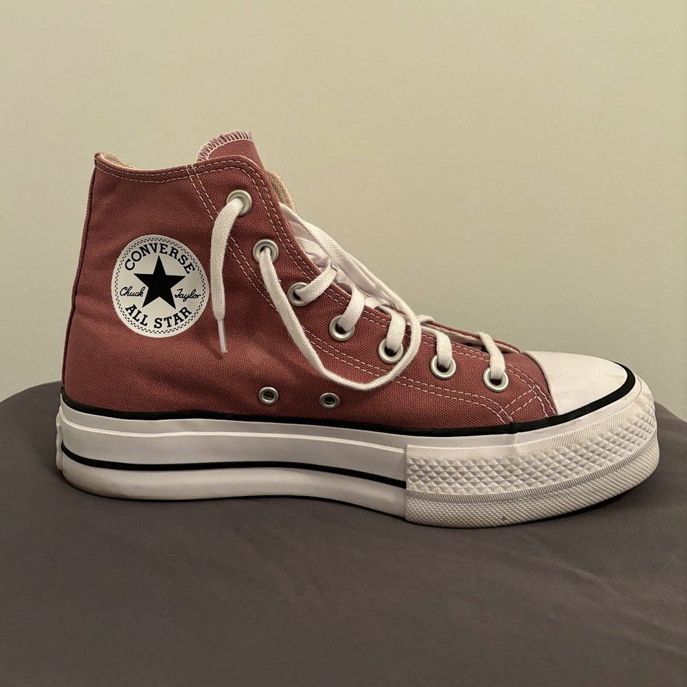 Women’s platform Converse size 8.5, mauve taupe color